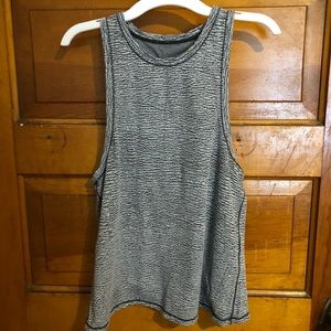 Lululemon running top!